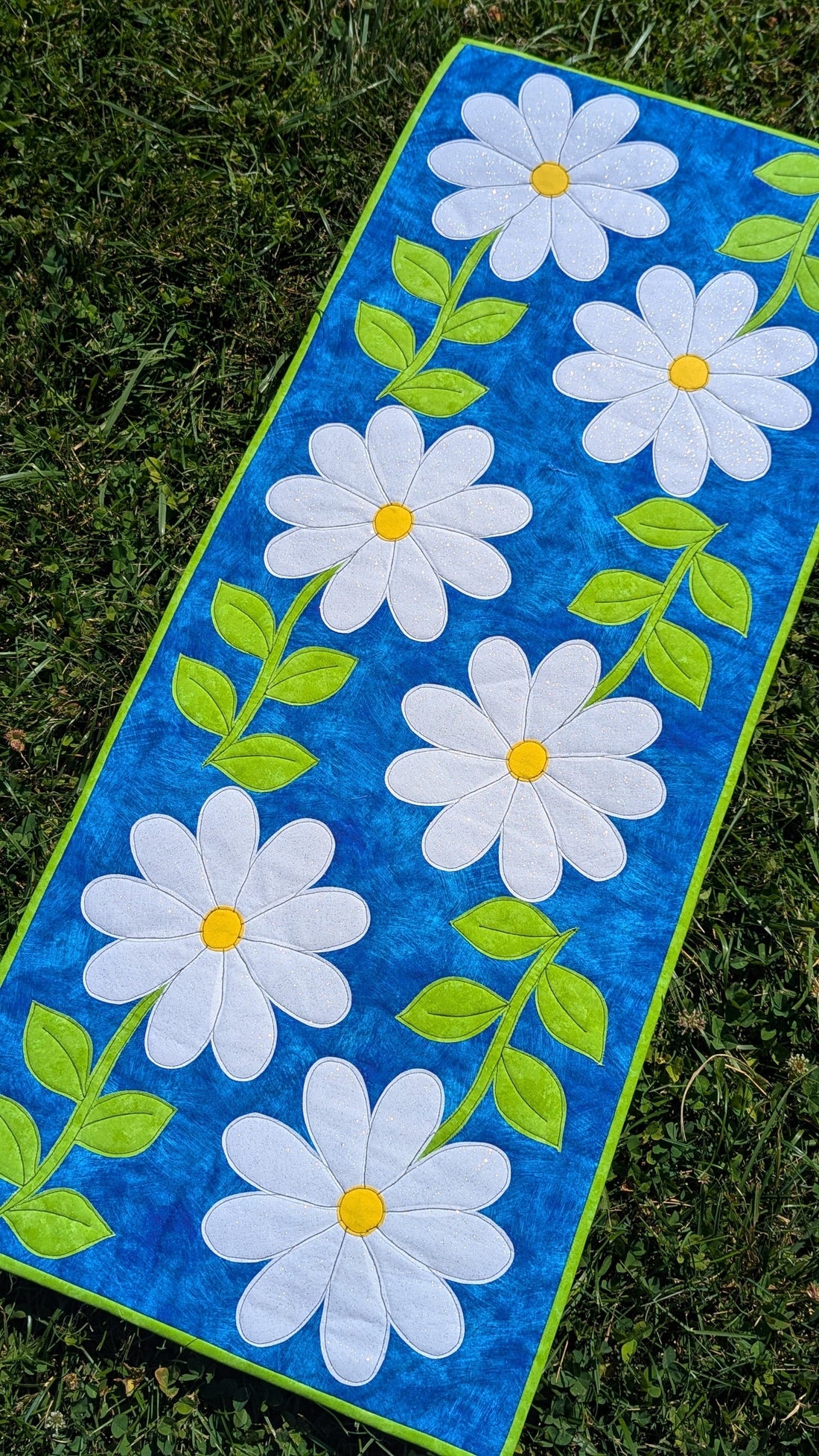 How to Make a Daisy Table Runner