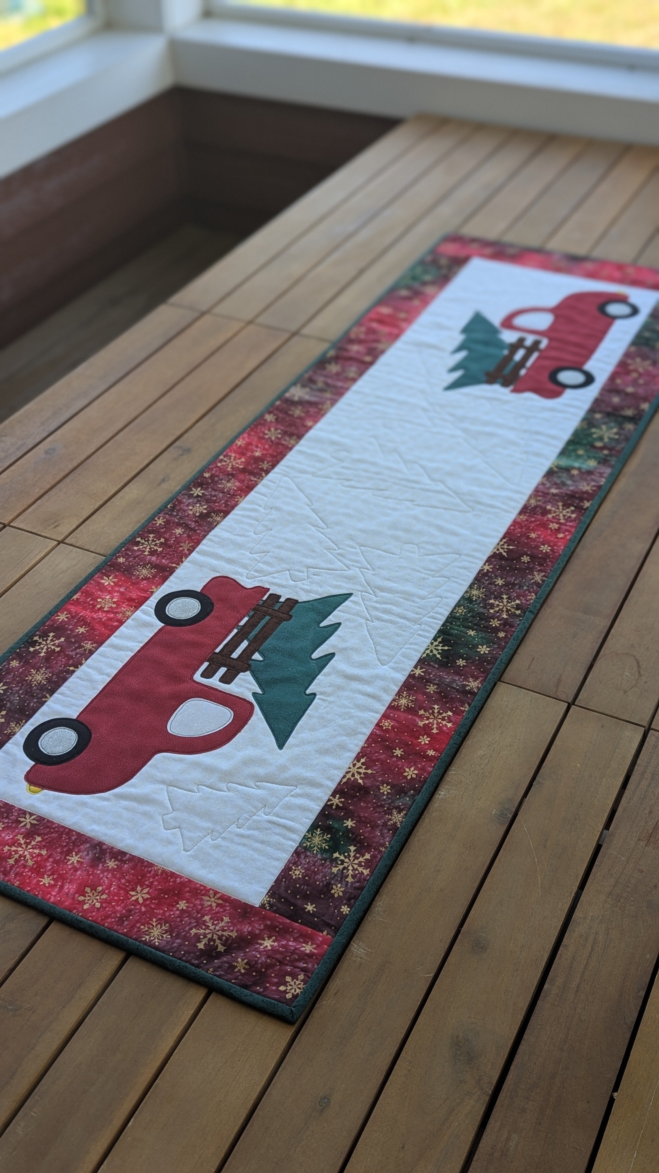 Christmas Truck - Quilted Table Runner Pattern