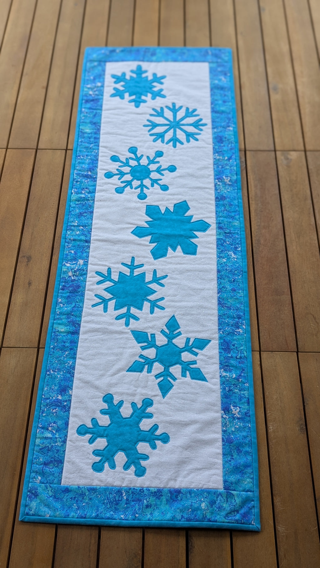 Snowflakes - Quilted Table Runner Pattern