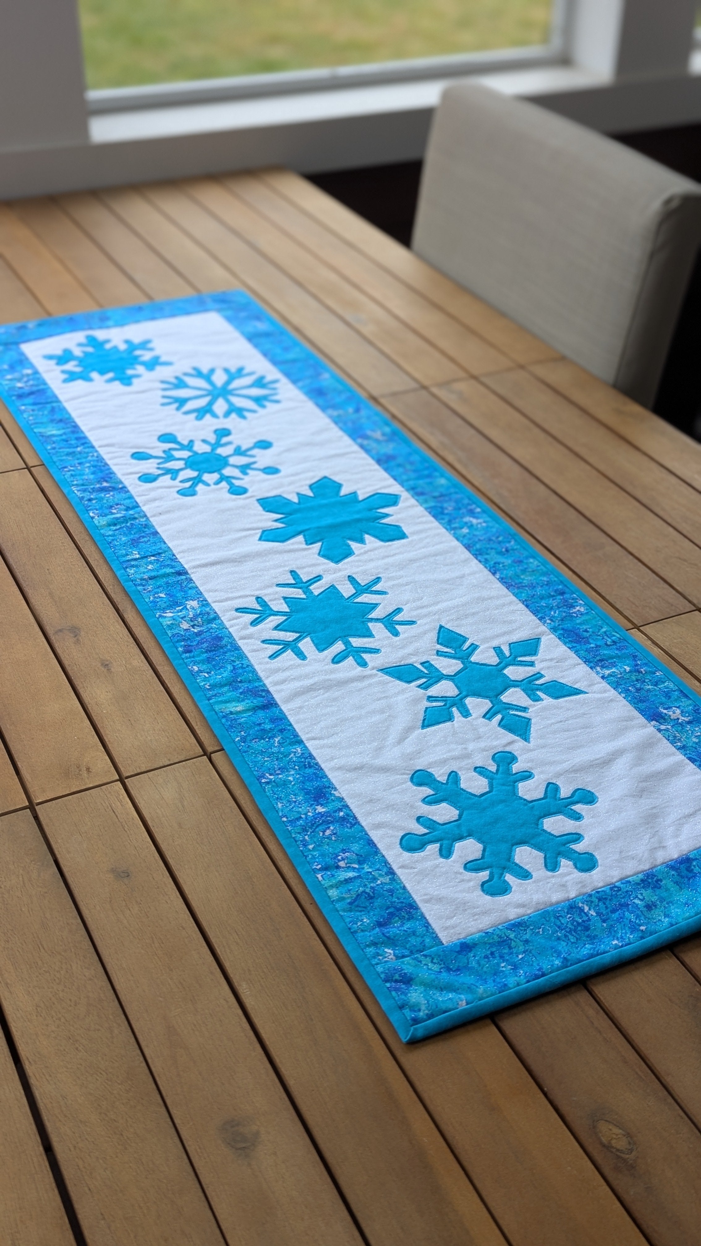 Snowflakes - Quilted Table Runner Pattern