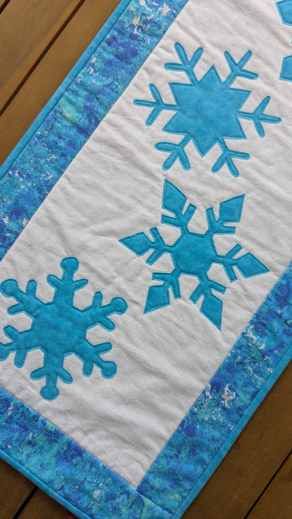 Snowflakes - Quilted Table Runner Pattern