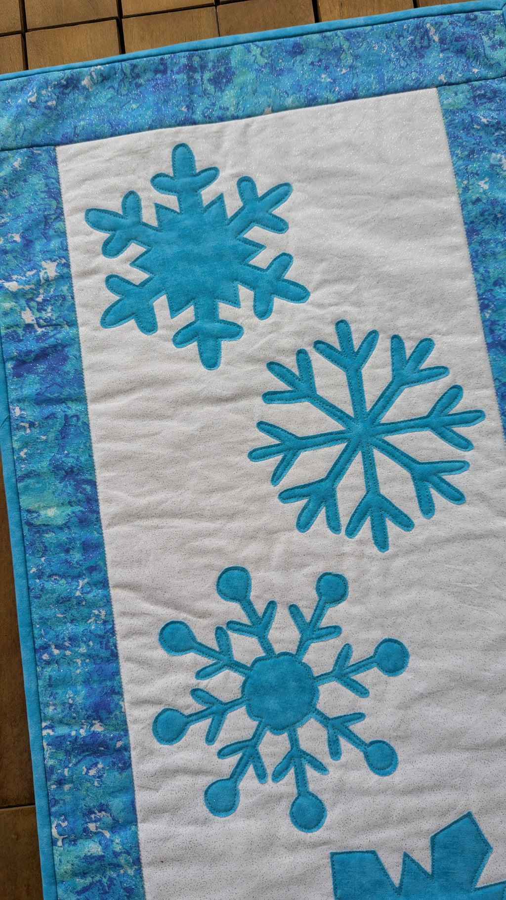 Snowflakes - Quilted Table Runner Pattern