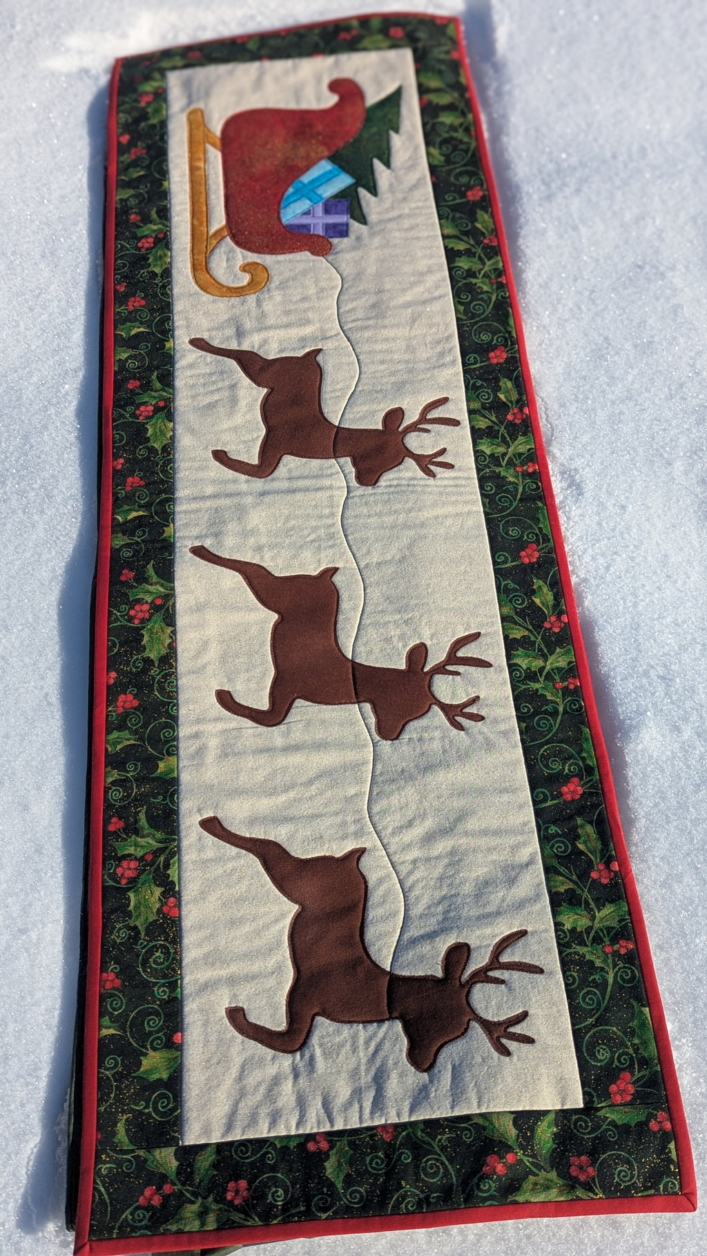 Santa's Sleigh - Quilted Table Runner Pattern