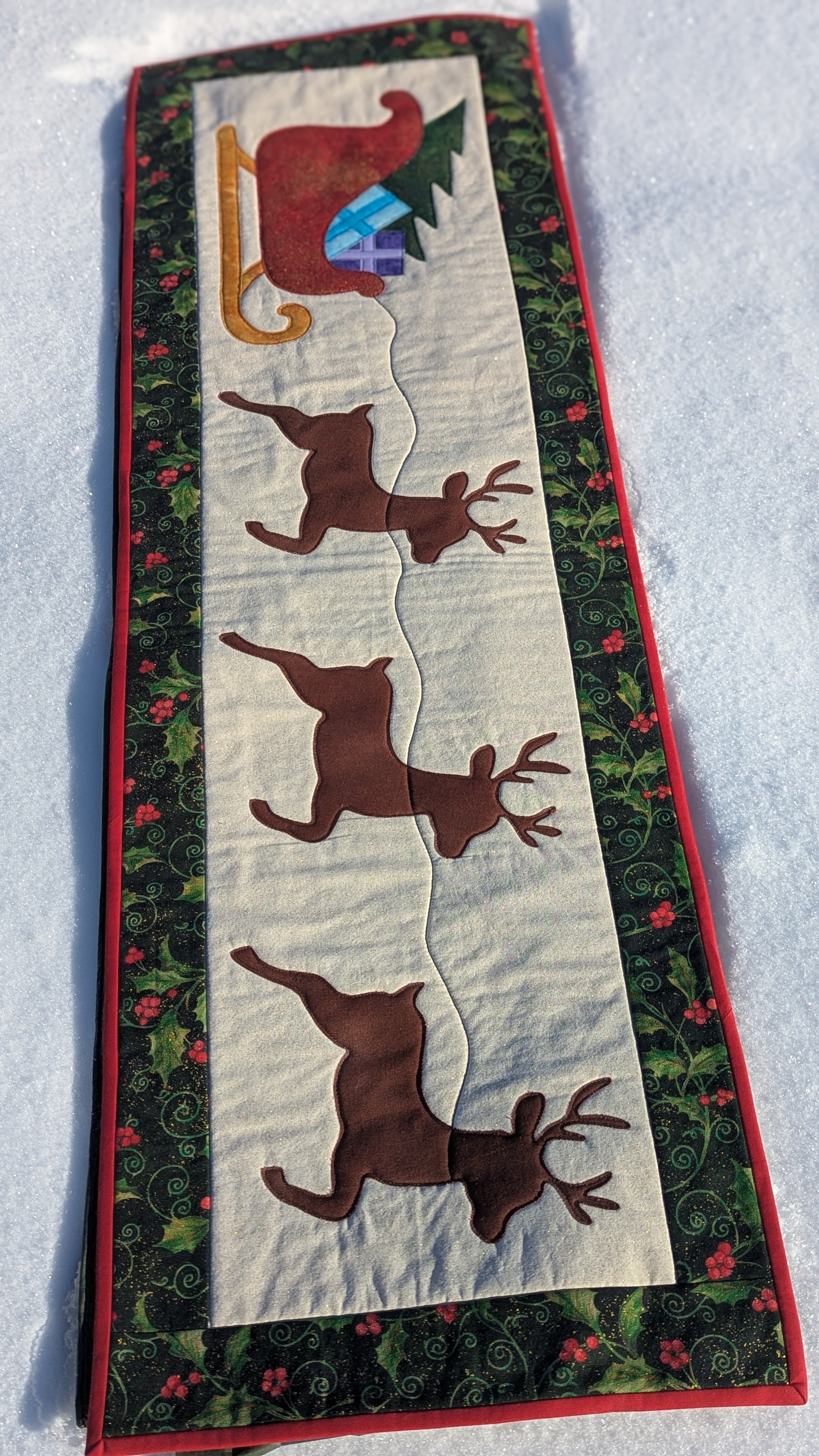 Santa's Sleigh - Quilted Table Runner Pattern