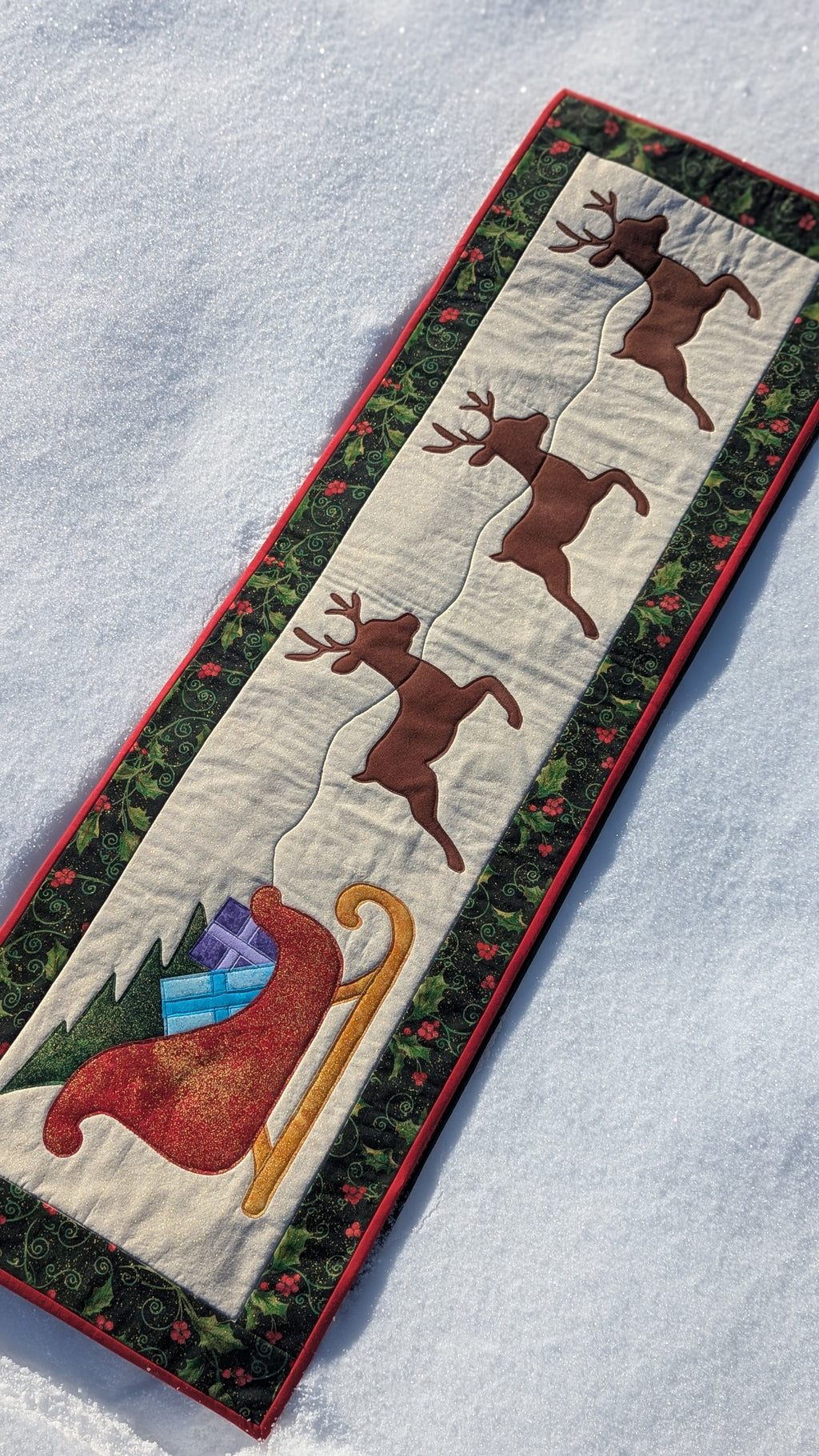 Santa's Sleigh - Quilted Table Runner Pattern