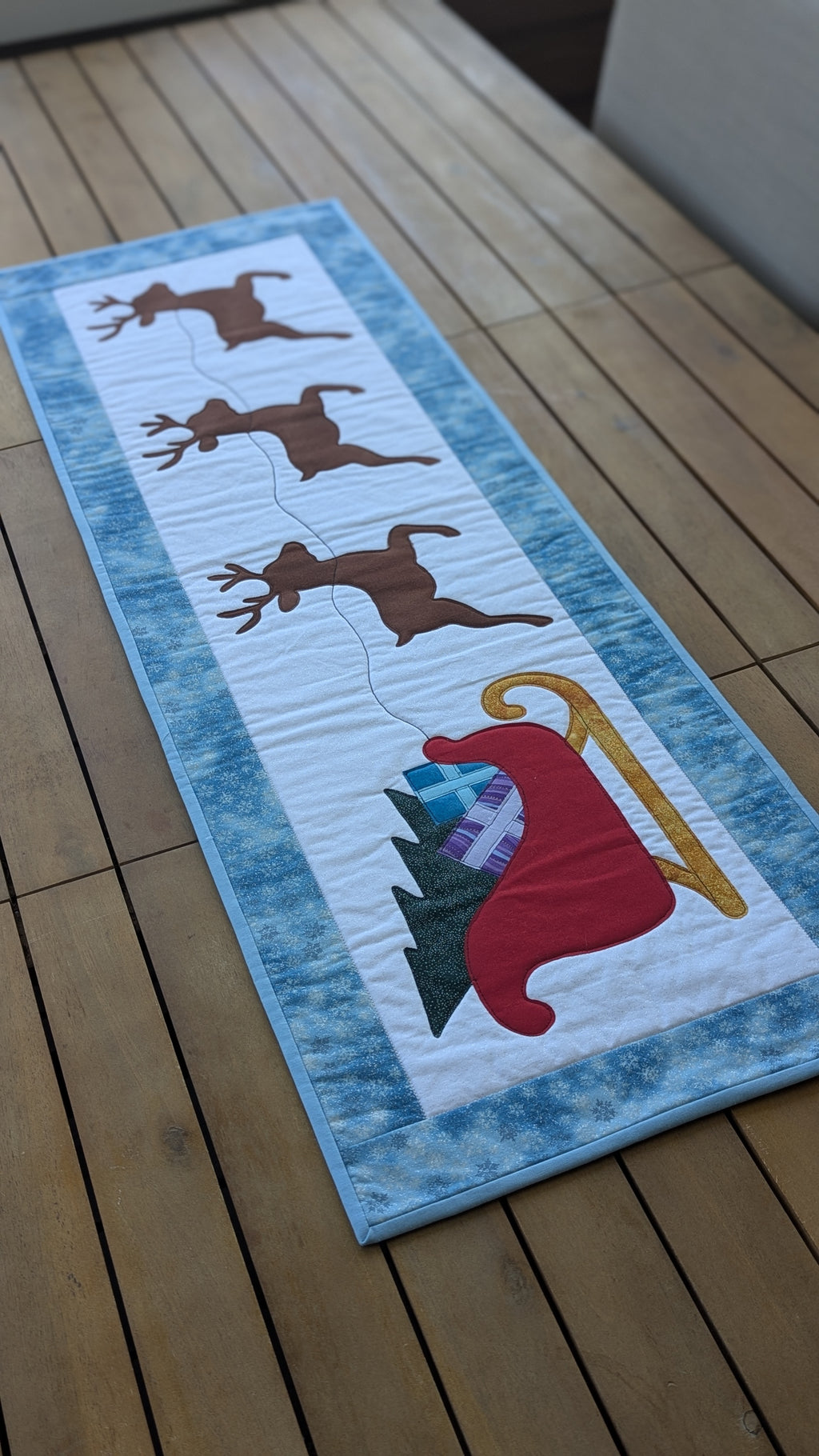 Santa's Sleigh - Quilted Table Runner Pattern