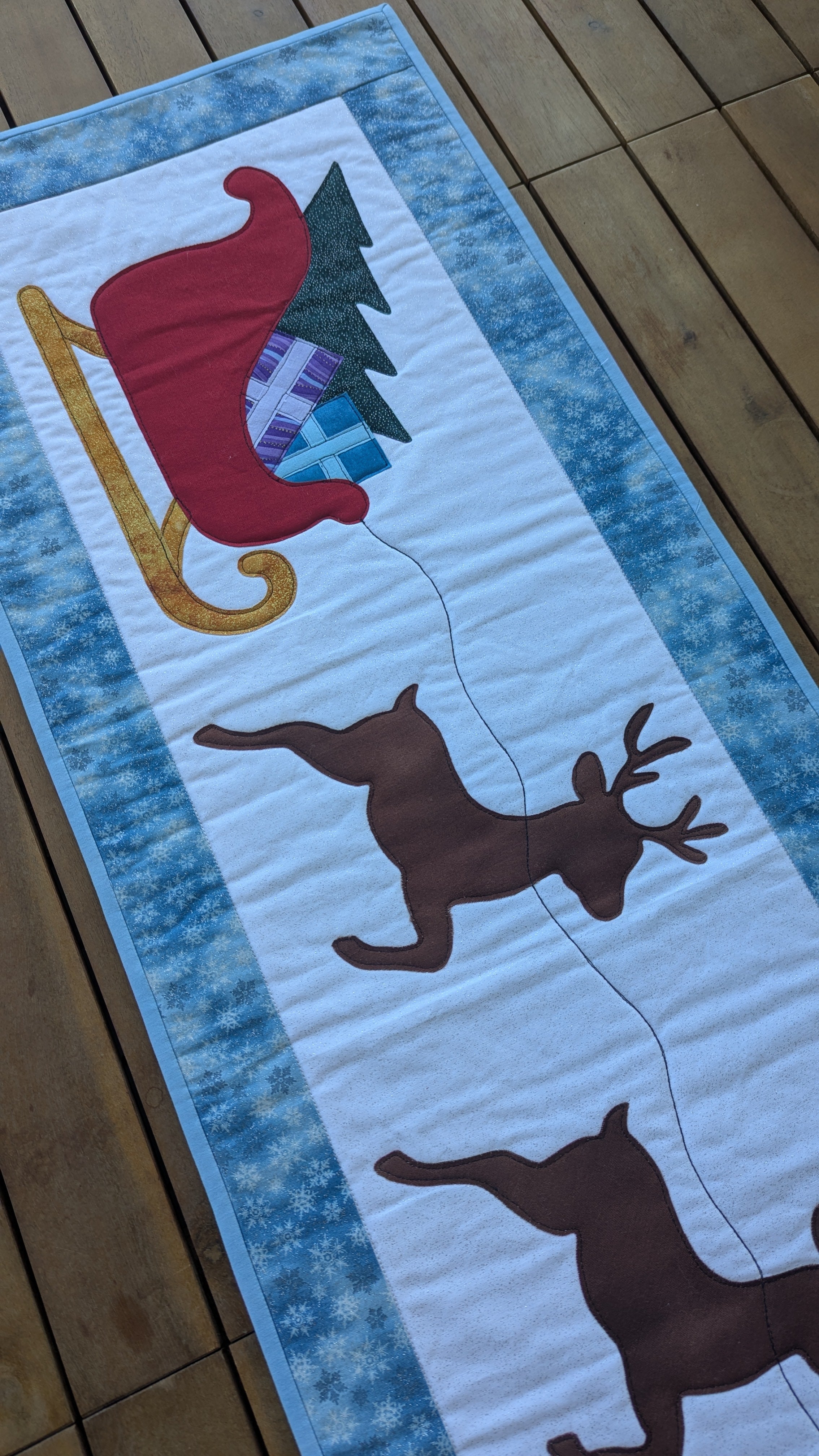 Santa's Sleigh - Quilted Table Runner Pattern