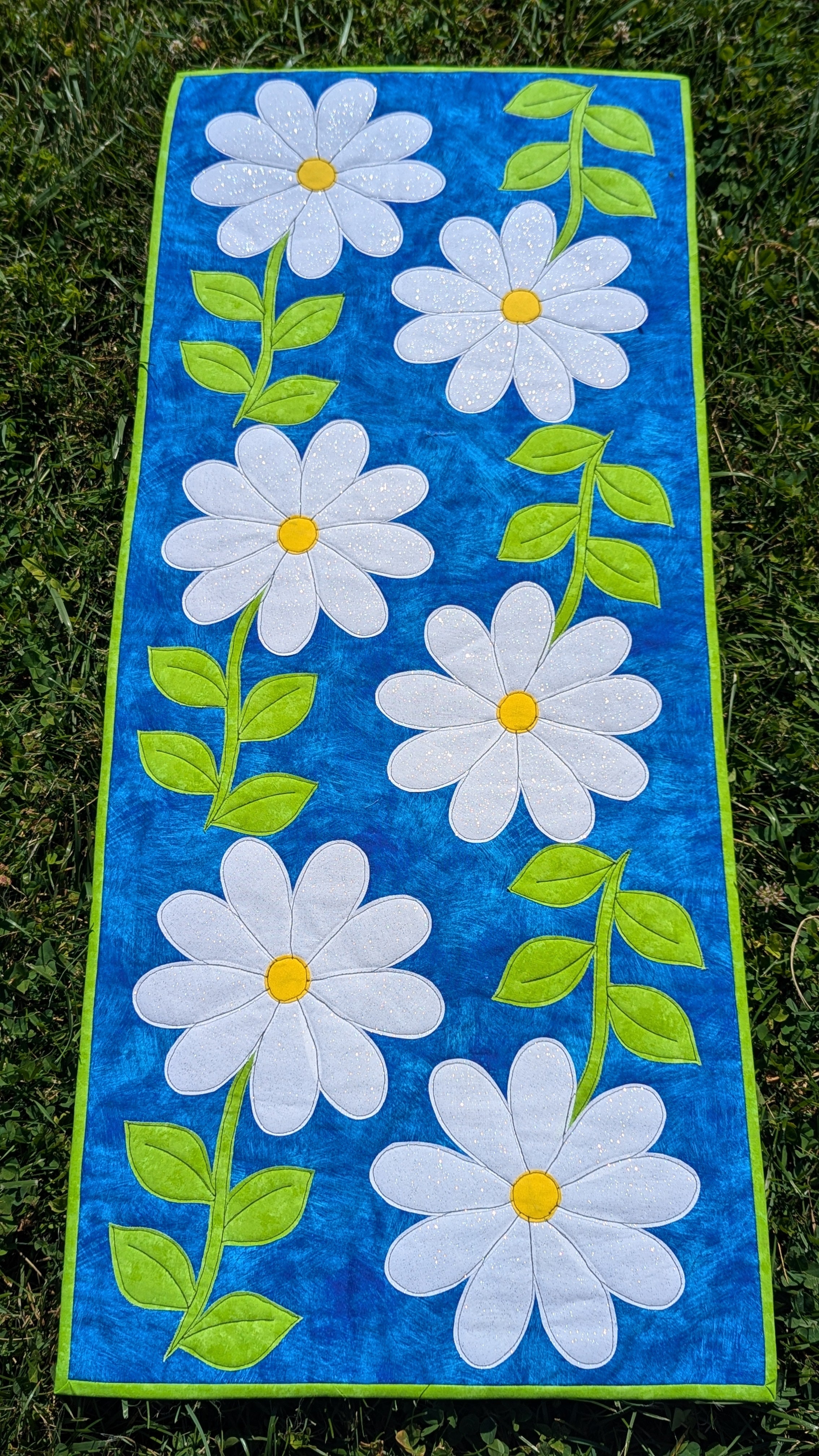 Daisy Flowers - Quilted Table Runner Pattern