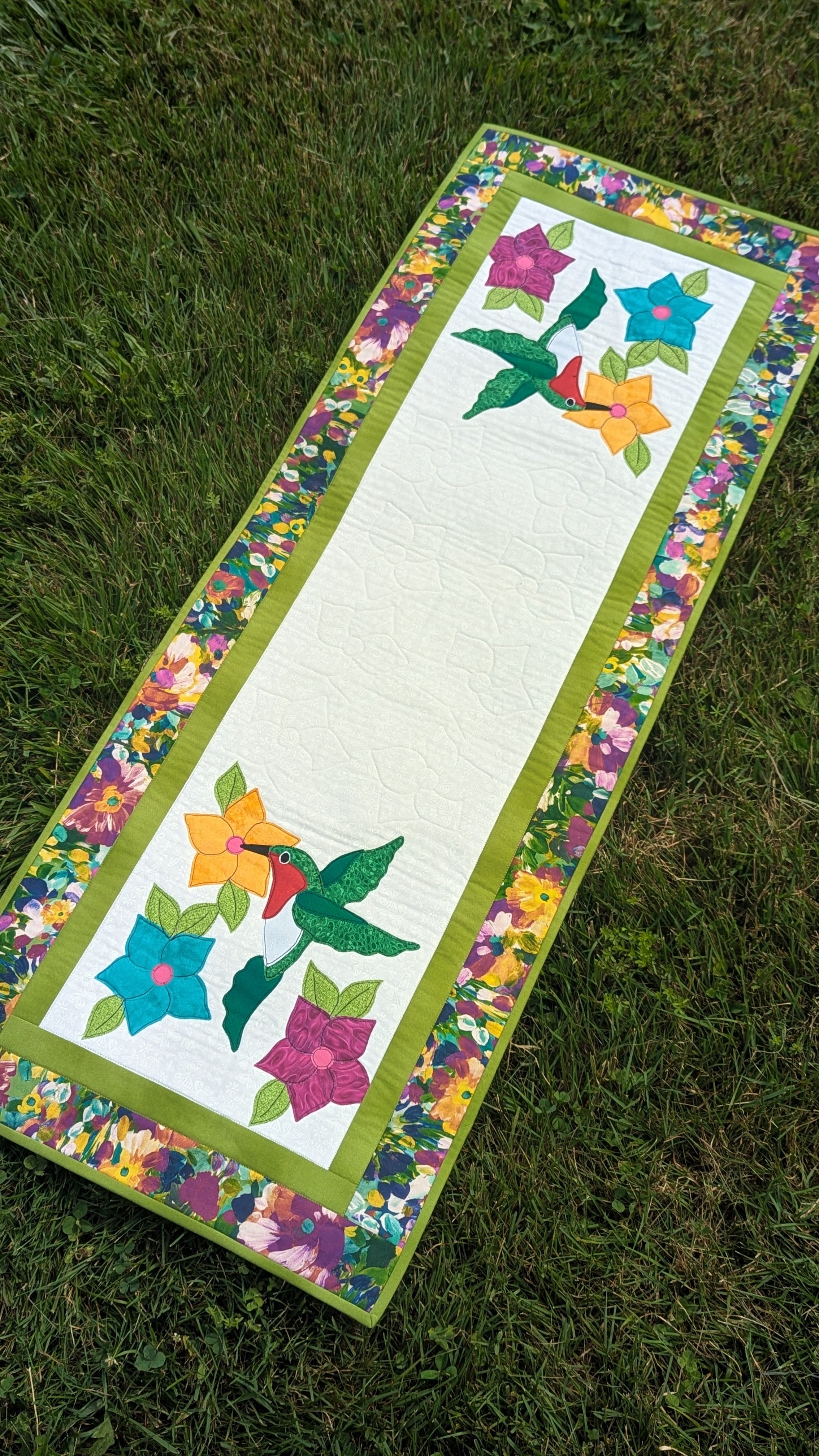 Hummingbird - Quilted Table Runner Pattern