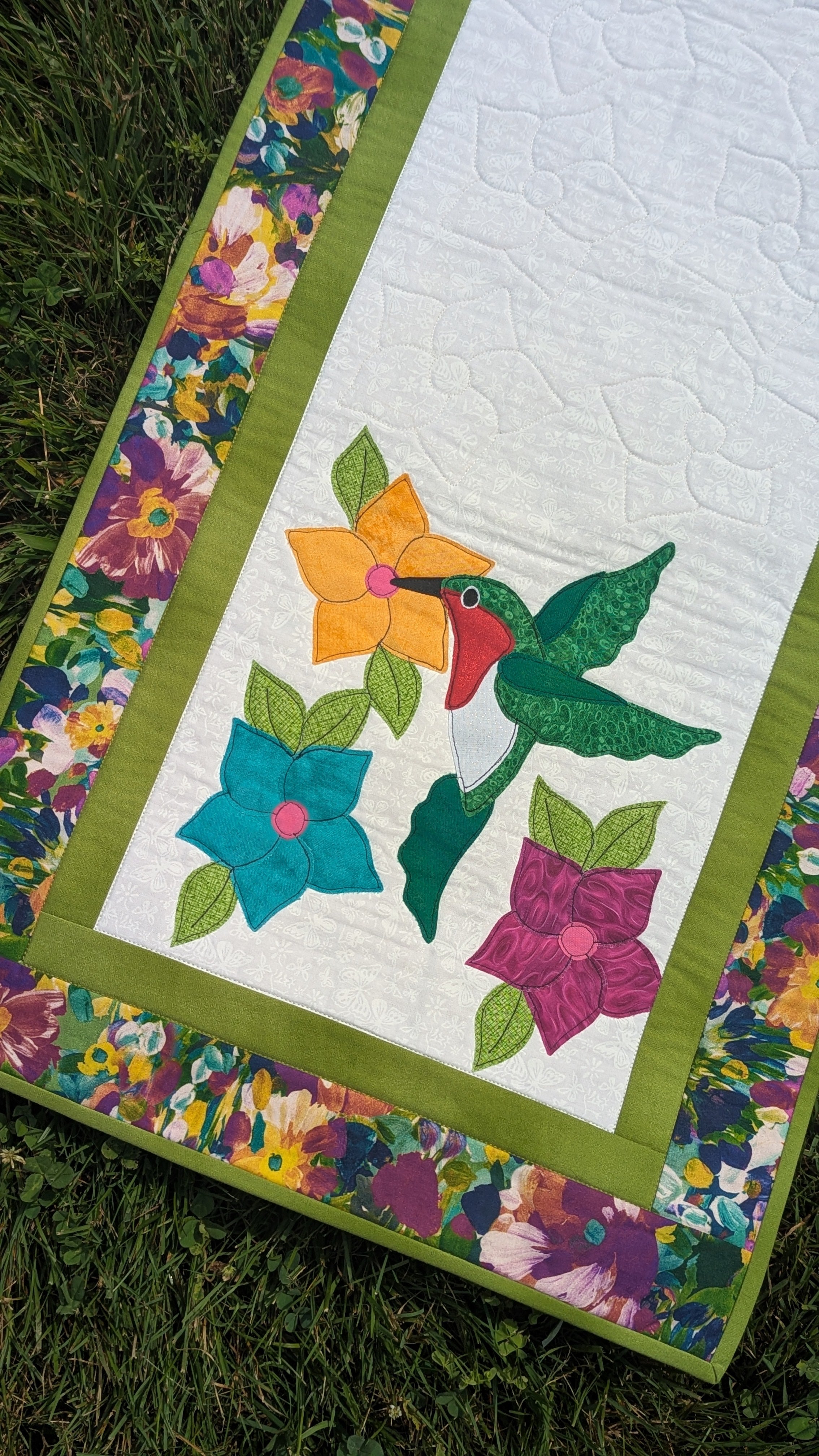 Hummingbird - Quilted Table Runner Pattern