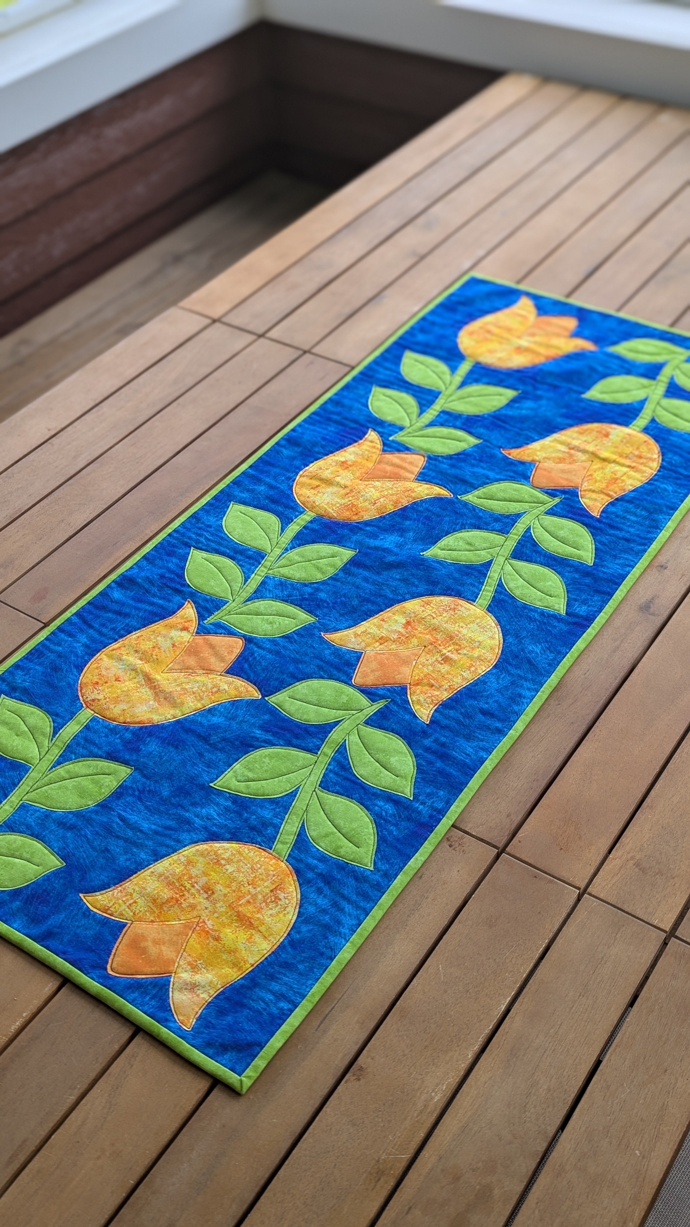 Tulip Flowers - Quilted Table Runner Pattern