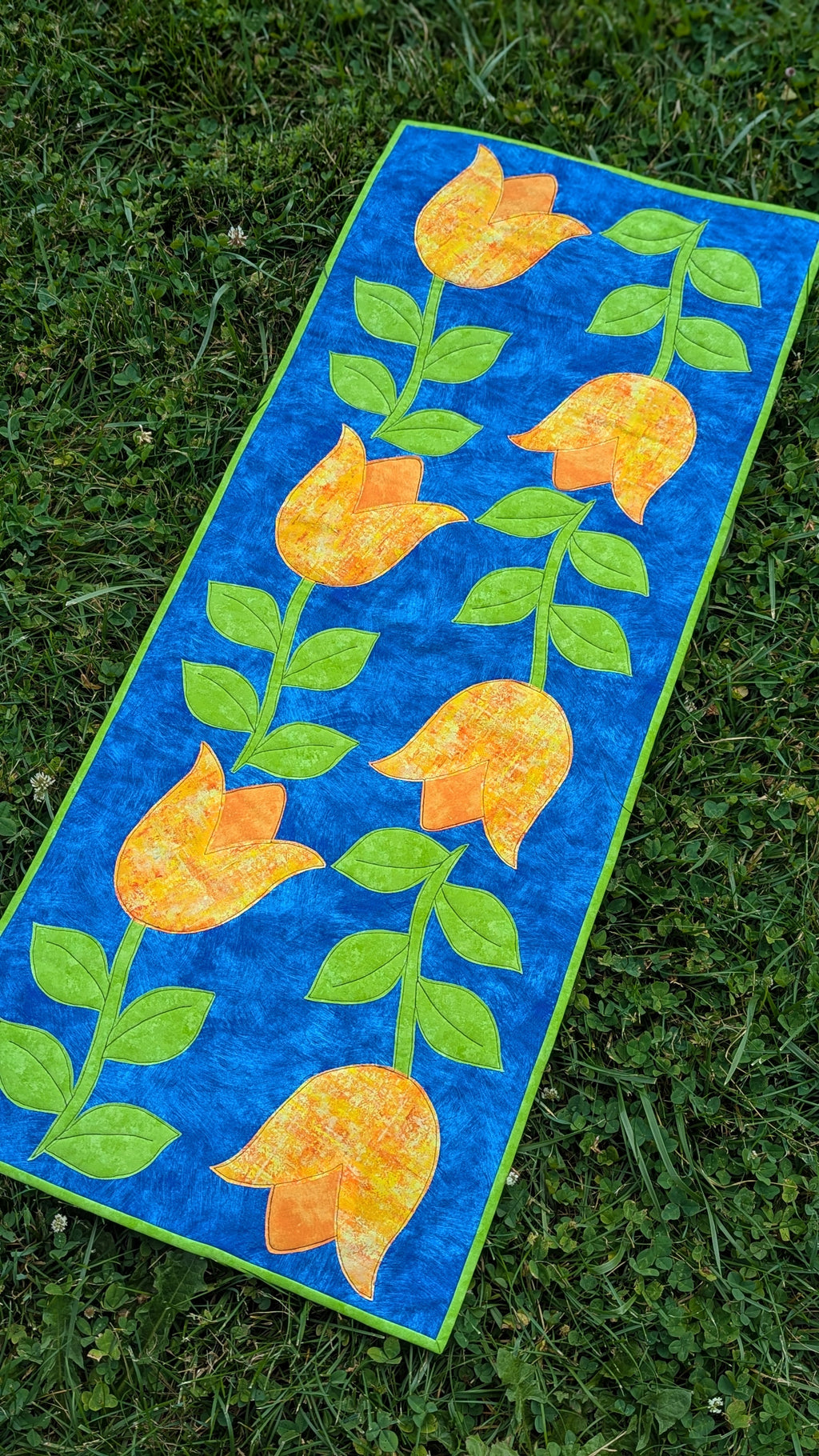 Tulip Flowers - Quilted Table Runner Pattern