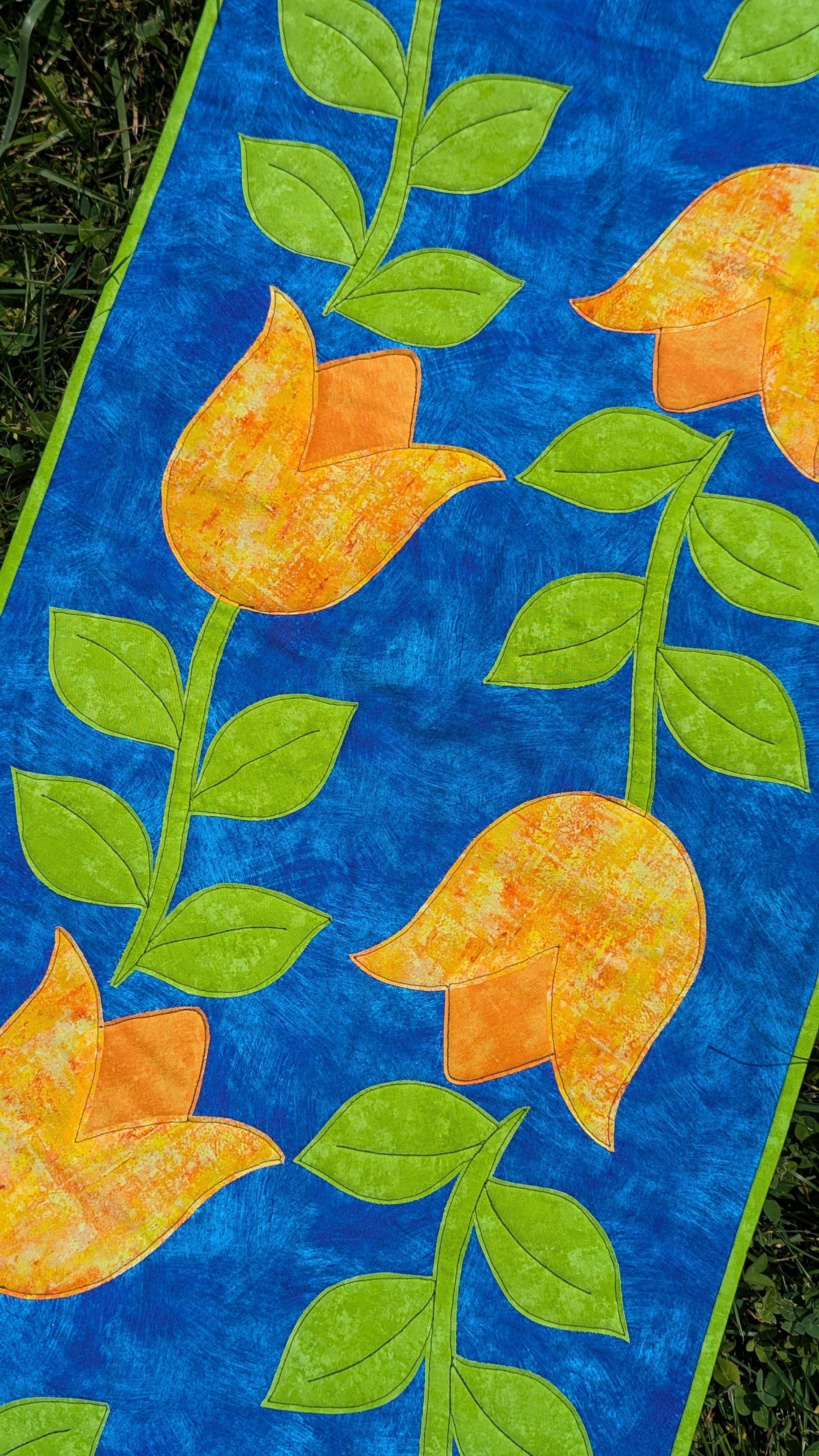 Tulip Flowers - Quilted Table Runner Pattern